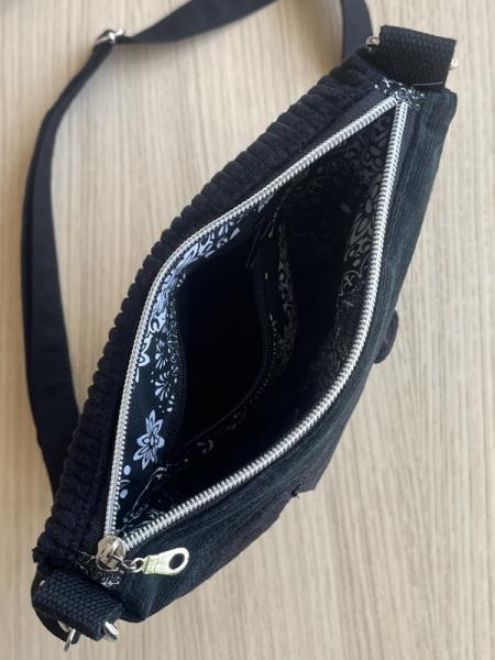 "Flickenwerk II mit Tasche" - SCHWARZ